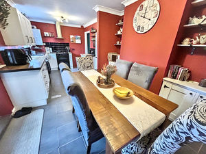 Kitchen/diner- click for photo gallery